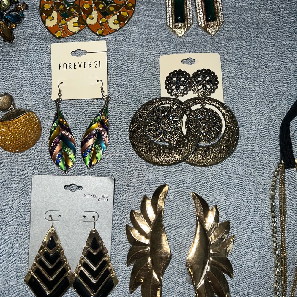 Jewelry - Picture 13 of 14